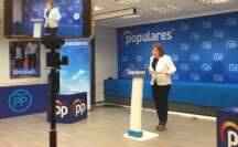 Isabel Bonig en la sede del PP.