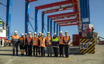 Grúas Cosco en el puerto de Valencia