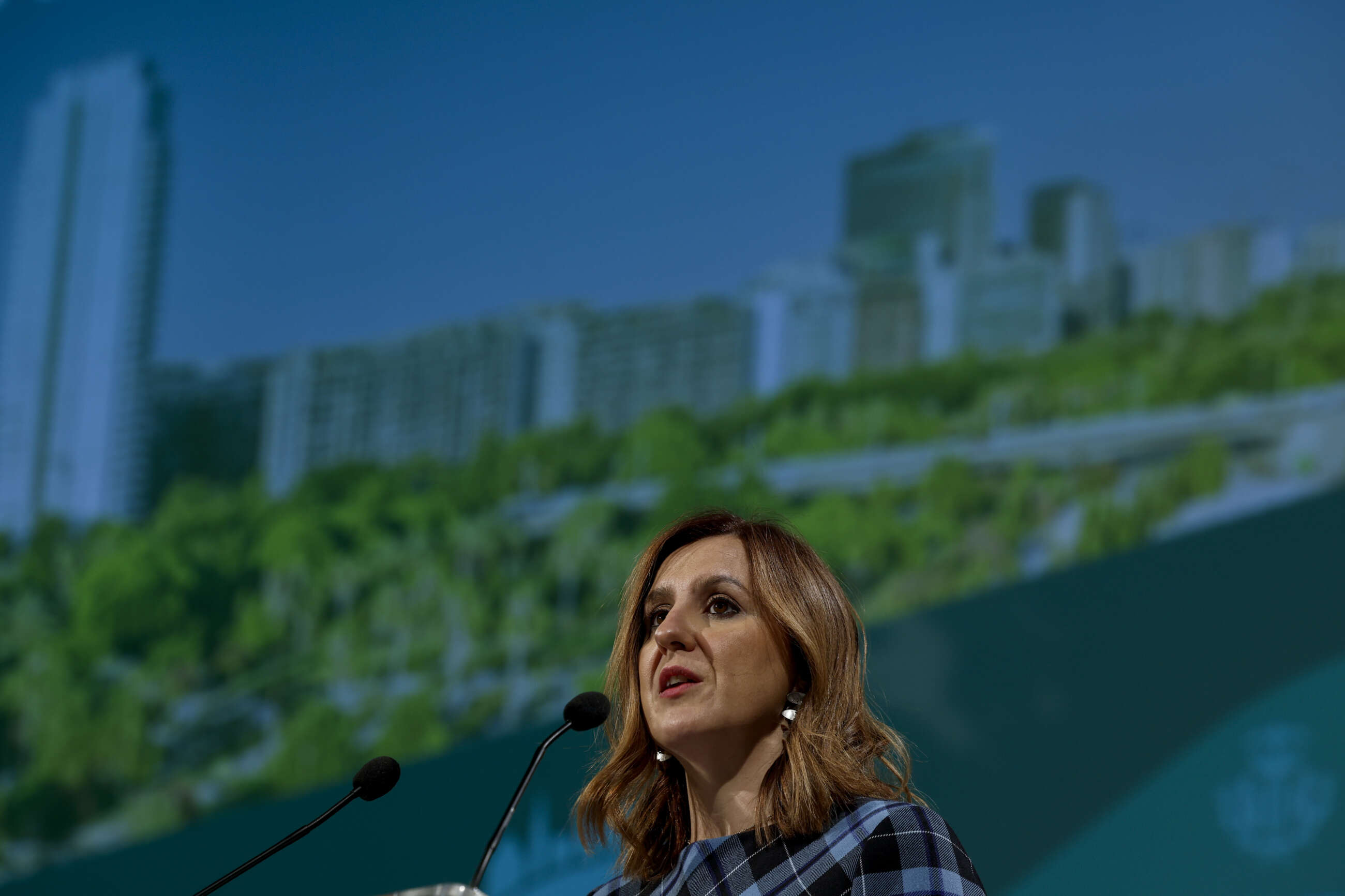GRAFCVA7665. VALENCIA, 11/01/2024.- La alcaldesa de València, María José Catalá, durante su intervención en la gala inaugural de la Capitalidad Verde Europea. EFE/Biel Aliño