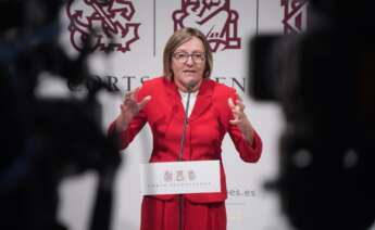 (Foto de ARCHIVO) La diputada del PSPV en las Cortes Valencianas, María José Salvador, ofrece una rueda de prensa durante un debate de política general en Les Corts Valencianas, a 18 de septiembre de 2024, en Valencia, Comunidad Valenciana (España). El 'president' de la Generalitat, Carlos Mazón, protagoniza el primer Debate de Política General de la legislatura, un año y dos meses después de su investidura. A diferencia de otros años, en los que el debate se celebraba en dos días consecutivos, el jueves se ha reservado para la presentación de las propuestas de resolución de los grupos, que serán agrupadas por bloques, y se votarán el viernes 20 de septiembre. Jorge Gil / Europa Press 18 SEPTIEMBRE 2024;DEBATE;POLÍTICA;CORTES;PLENO 18/9/2024