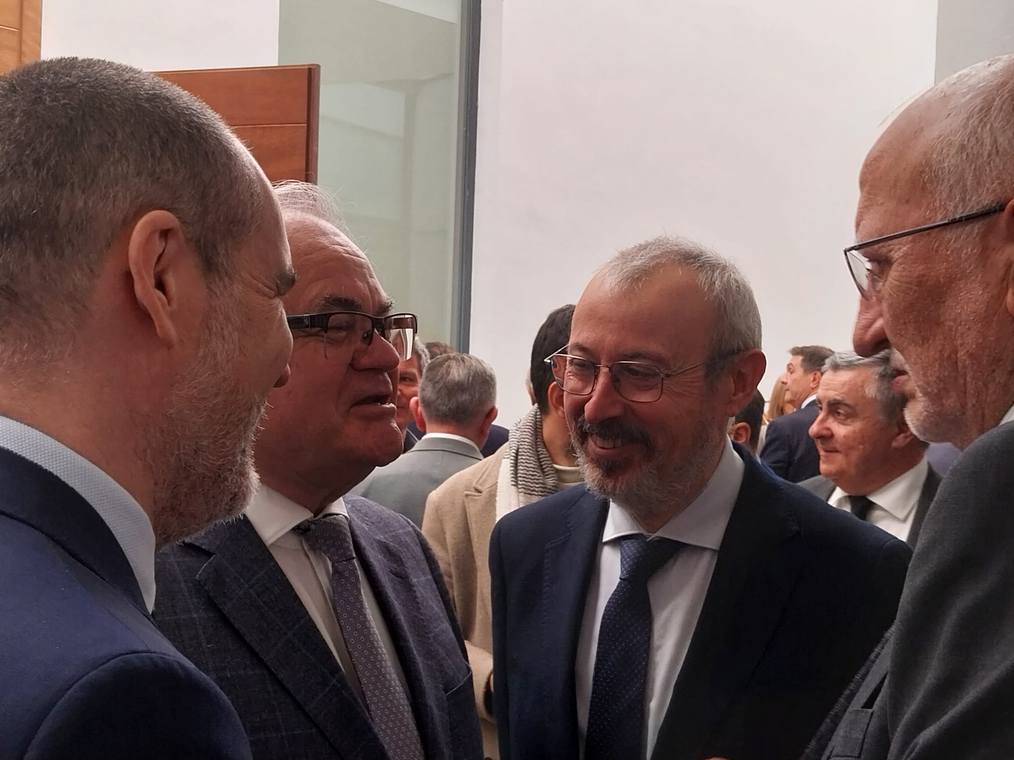 Ricard Cabedo, representante de Mercadona, José Juan Fornés, director general de Masymas, Javier Quiles, director de relaciones institucionales de Consum, y Juan Roig, presidente de Mercadona. (Imagen de archivo)
