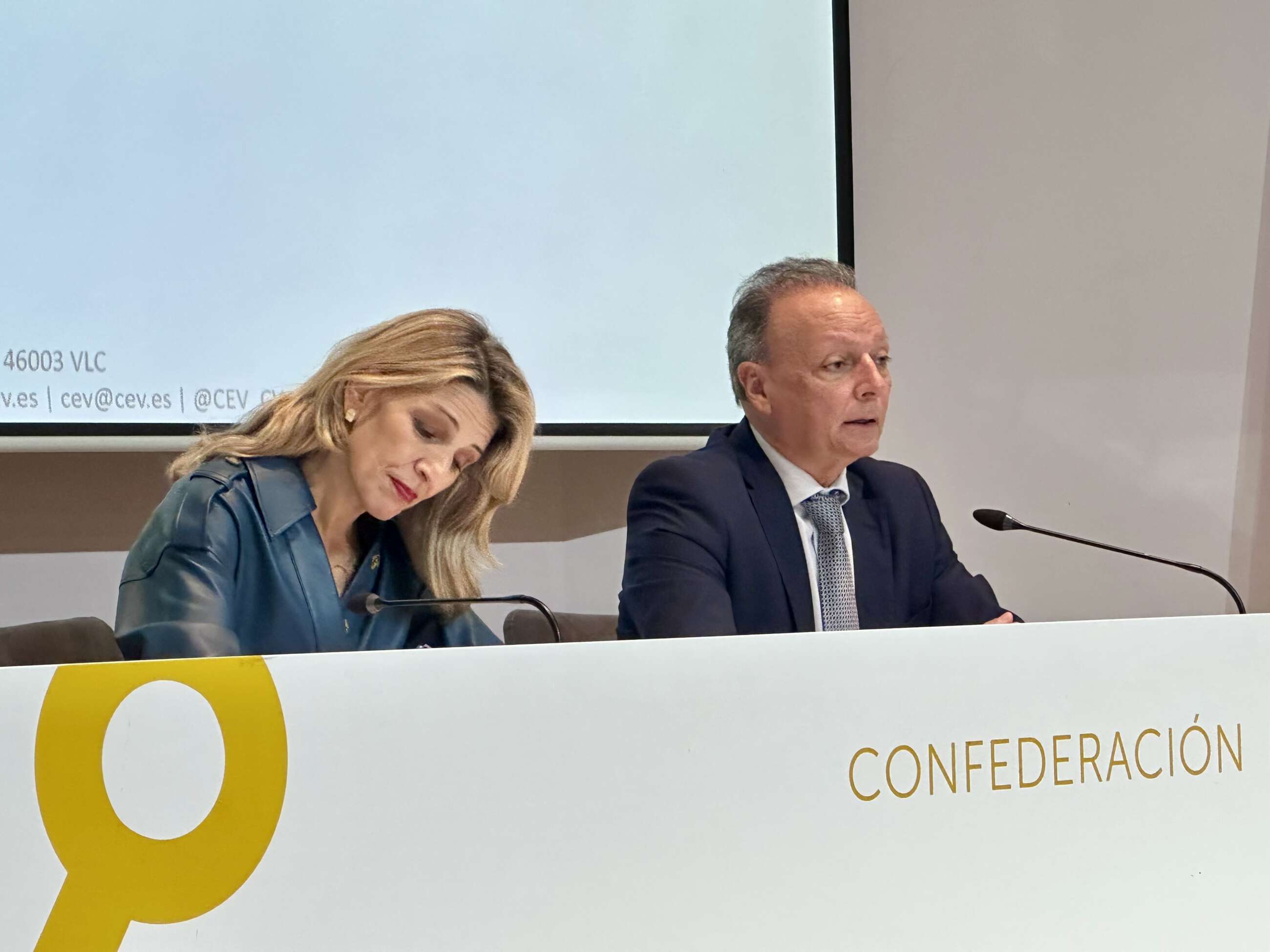 El presidente de la CEV y la ministra de Trabajo. Yolanda Diaz