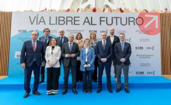 El presidente de la CEV, Salvador Navarro; el presidente de la C4 de la CEOE, Ricard Cabedo; la consellera de Innovación, Industria, Comercio y Turismo de la Comunitat Valenciana, Marian Cano y la secretaria de Estado de Comercio del Ministerio de Economía, Comercio y Empresa, Amparo López, en el 5º Encuentro del Comercio CEOE-C4.