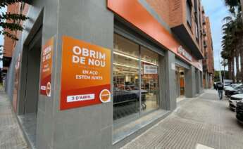 Tienda de Consum reabierta en Catarroja después de la DANA