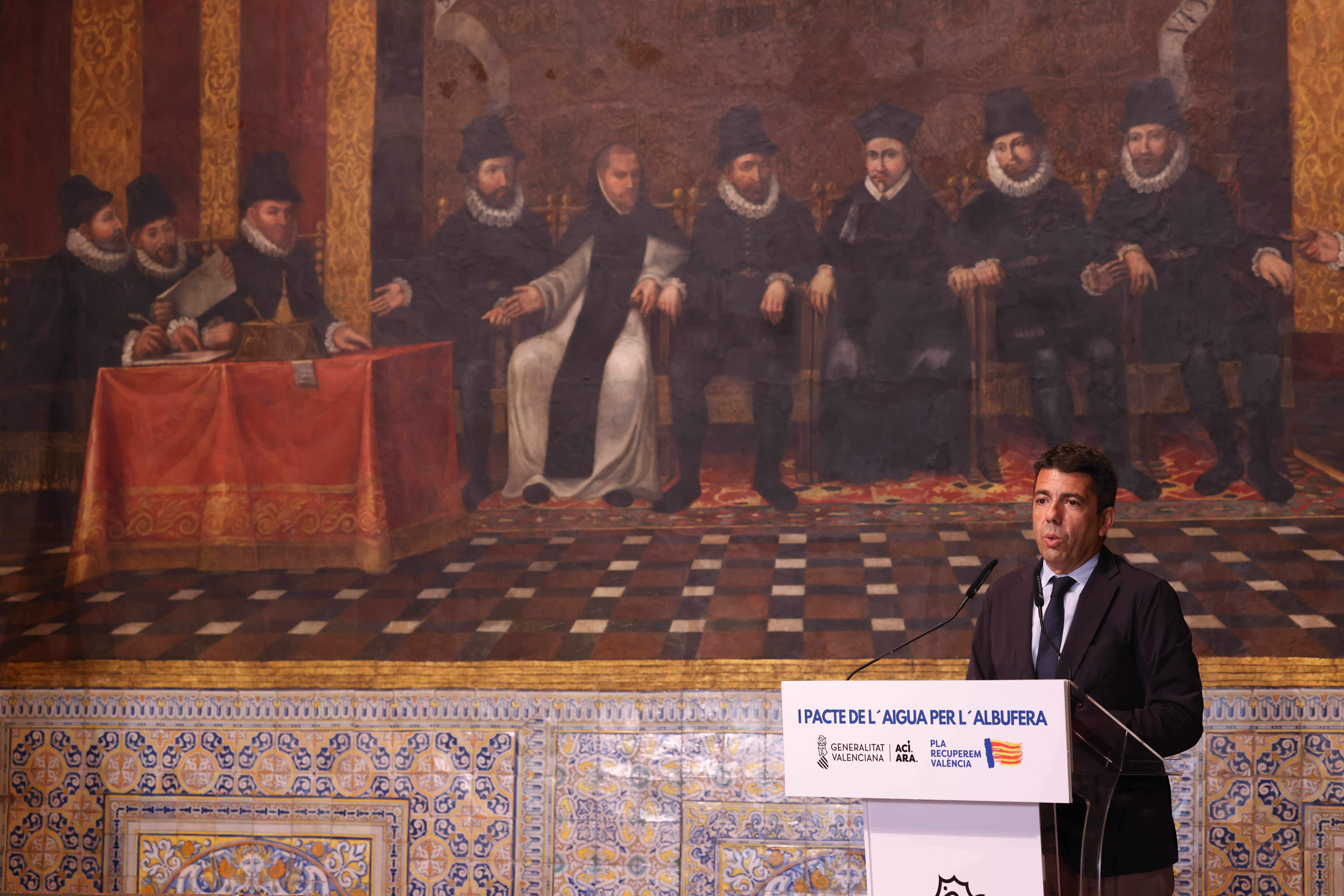 El presidente de la Generalitat, Carlos Mazón, presenta el I pacto del Agua por L'Albufera