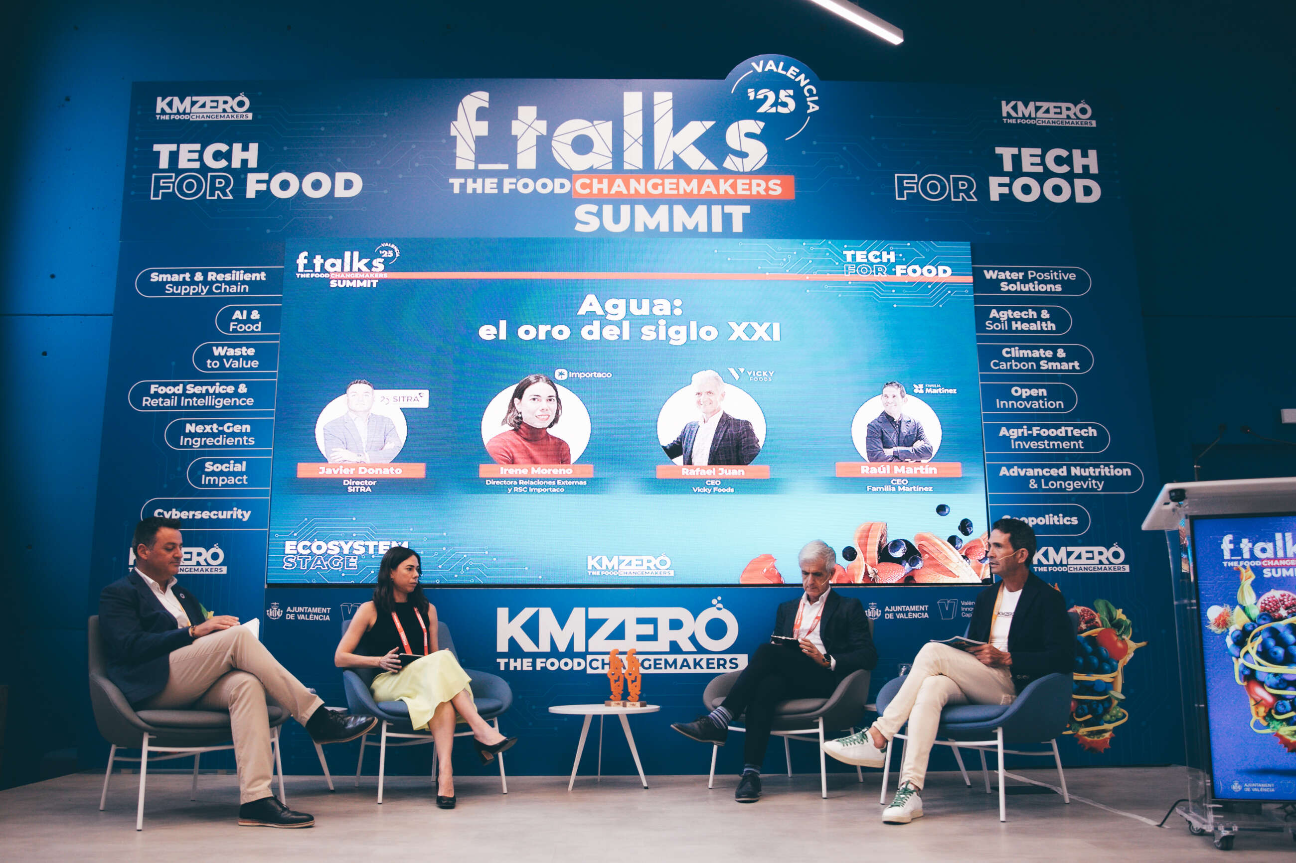 Javier Donato, director de Sitra, empresa del Grupo Gimeno dedicada a la gestión del ciclo integral del agua en la industria; Irene Moreno, directora de Relaciones Institucionales y RSC de Importaco; Rafael Juan, CEO de Vicky Foods, y Raúl Martín, CEO de Familia Martínez.