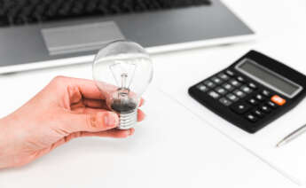 Factura de la luz. Foto: freepik.