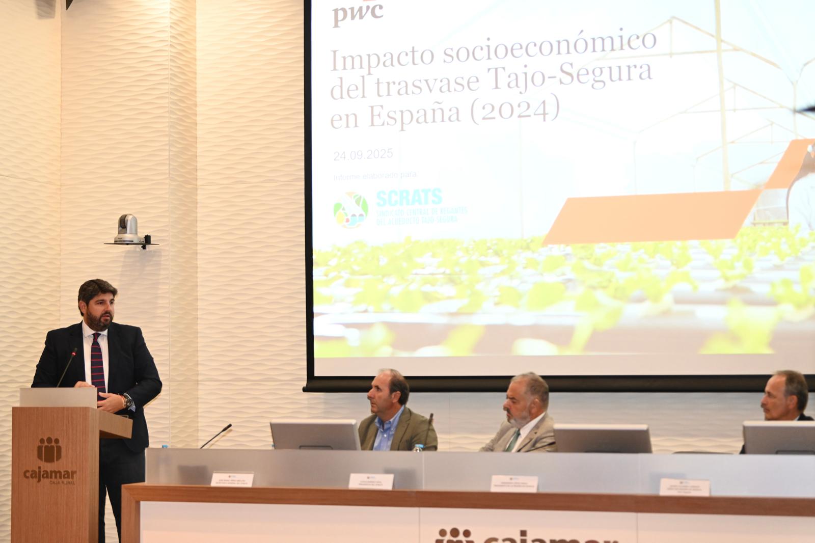 Fernando López Miras, presidente de la región de Murcia, en la presentación del informe de PwC hecho para Scrats