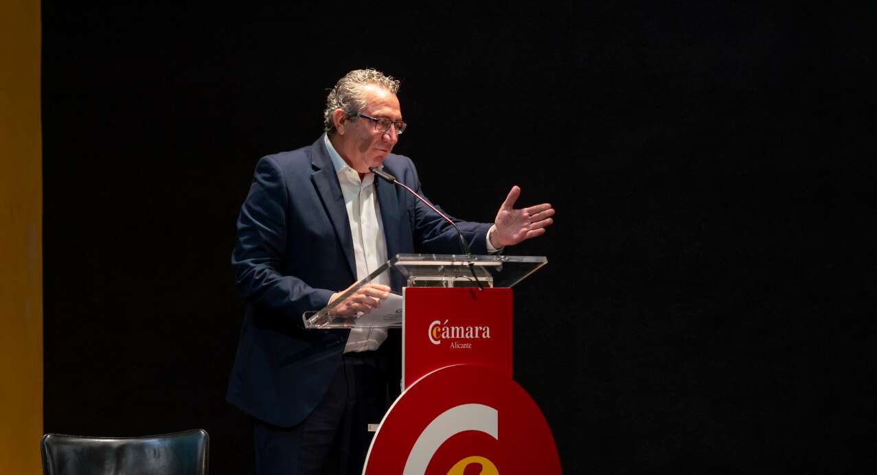 Toni Pérez, presidente de la Diputación de Alicante, en un acto organizado por Economía Digital