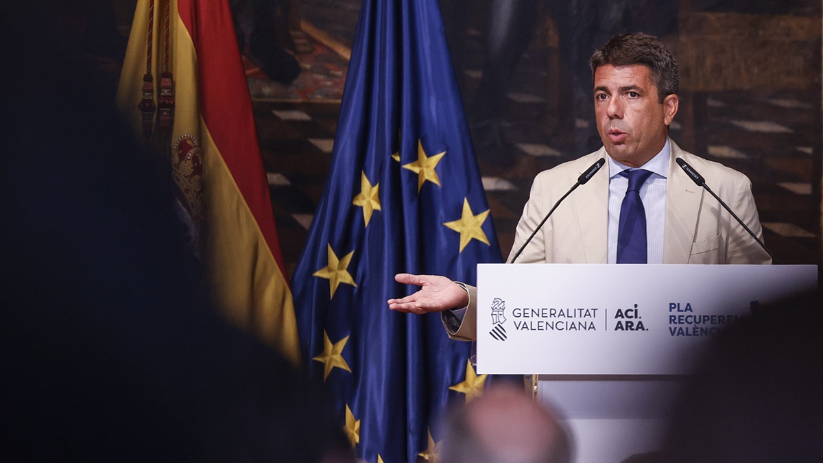 El president de la Generalitat, Carlos Mazón, preside el acto de entrega de reconocimientos con motivo del Día Europeo de la Movilidad
