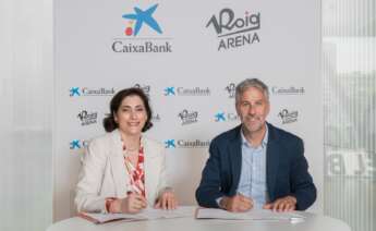 Maria Luisa Martínez (CaixaBank) y Víctor Sendra (Roig Arena)