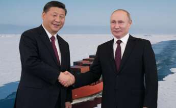 Putin y Xi JinPing, sobre un buque que surca el Ártico. (Imagen generada por IA)