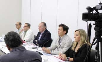 Rueda de prensa en la Cámara de Comercio de Valencia para presentar el informe de la DANA