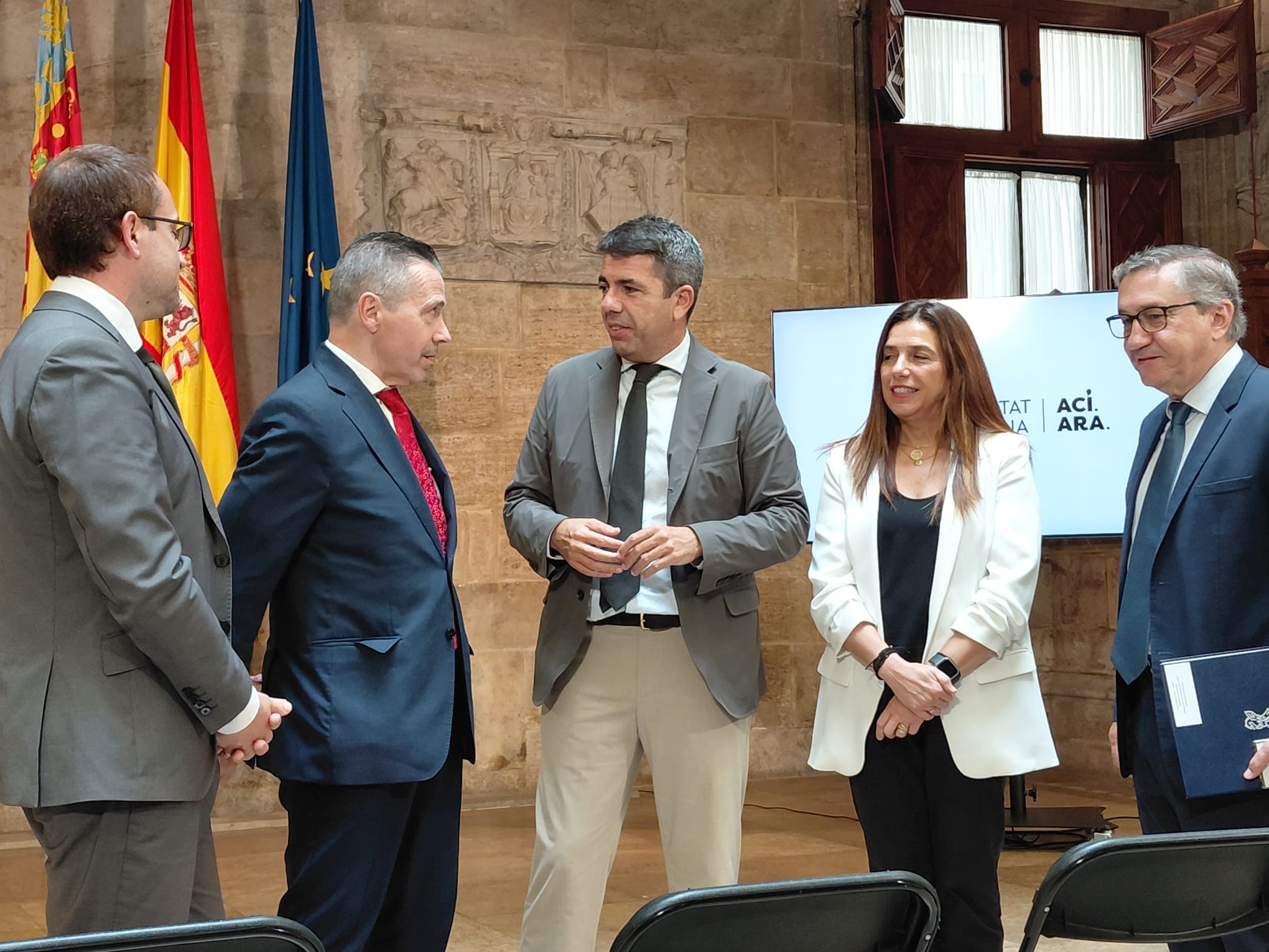 Carlos Mazón con Pepe Capilla, tras su reunión en el Palau de la Generalitat
