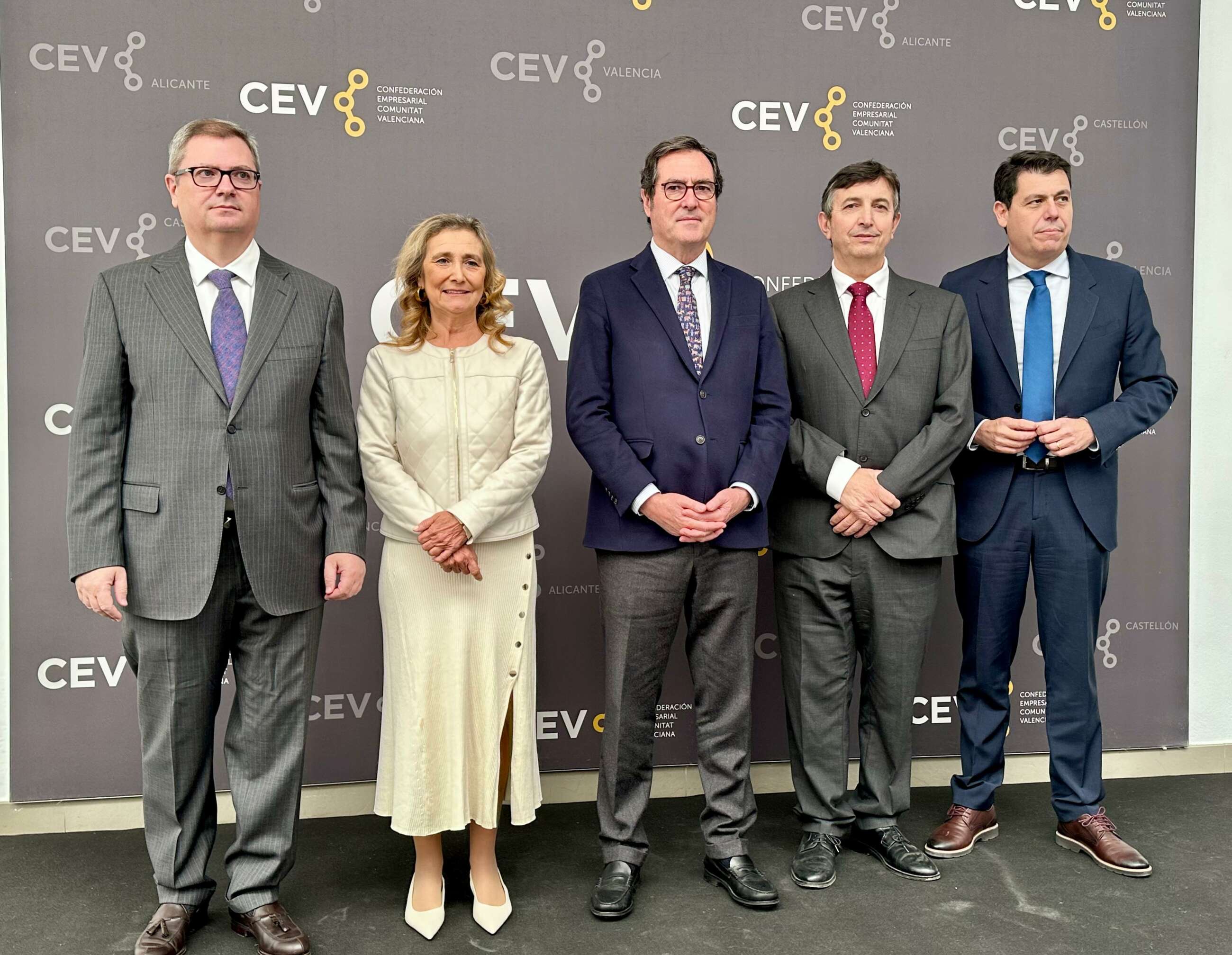 Luis Martí, Eva Blasco, Antonio Garamendi, Vicente Lafuente y César Quintanilla