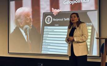 Caixabank presenta el informe 'Geopolítica y nueva geometría del comercio exterior valenciano'.