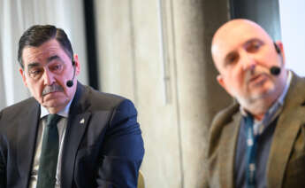 Rosell (S2 Grupo) y Llácer (Ática). (Foto: Kike Taberner)