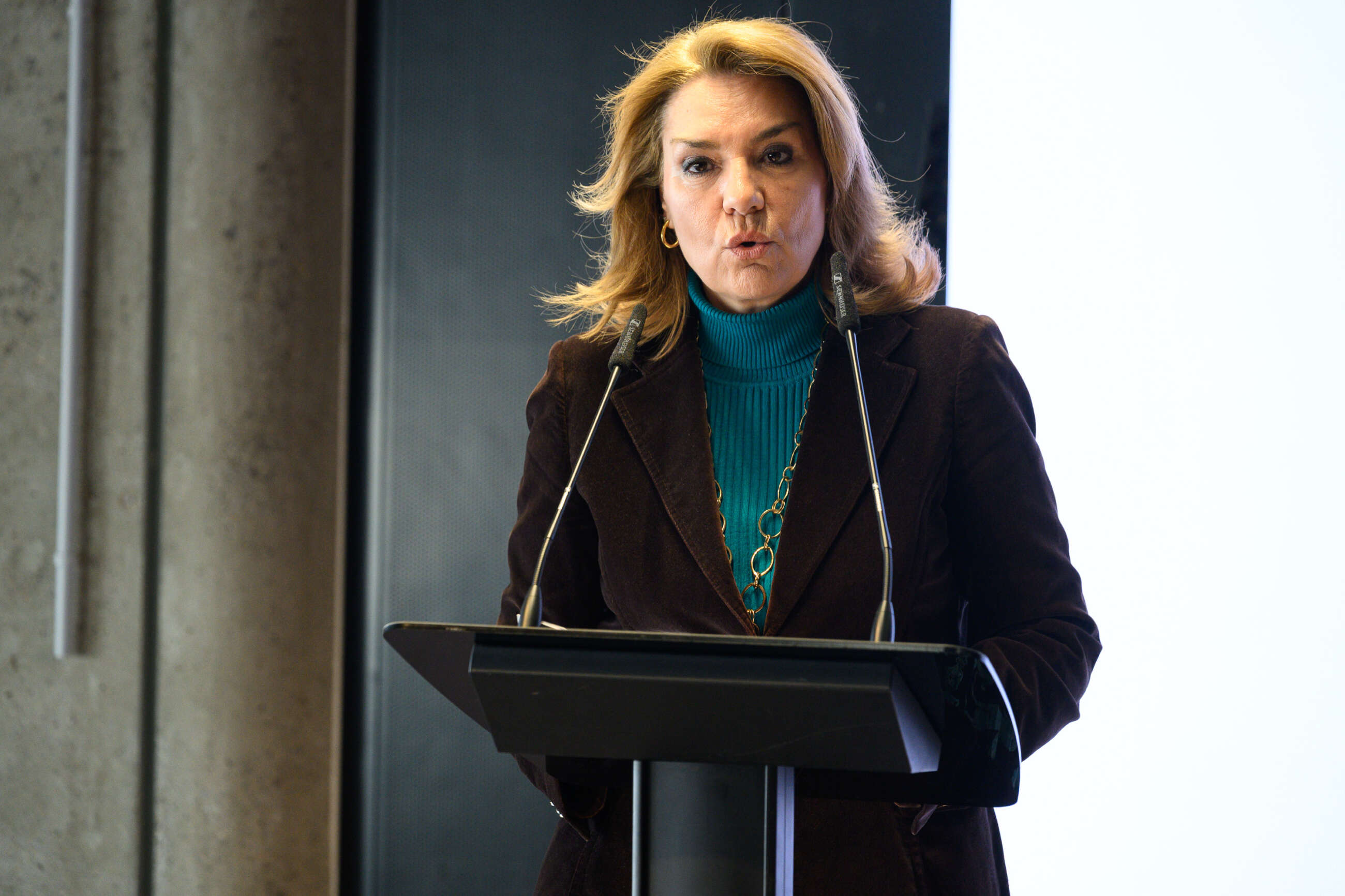 La vicepresidenta primera y consellera de Vivienda, Empleo, Juventud e Igualdad, Susana Camarero, clausura el Foro organizado por Economia Digital 'VALENCIA BUSINESS FORECAST'. (Foto: Kike Taberner)