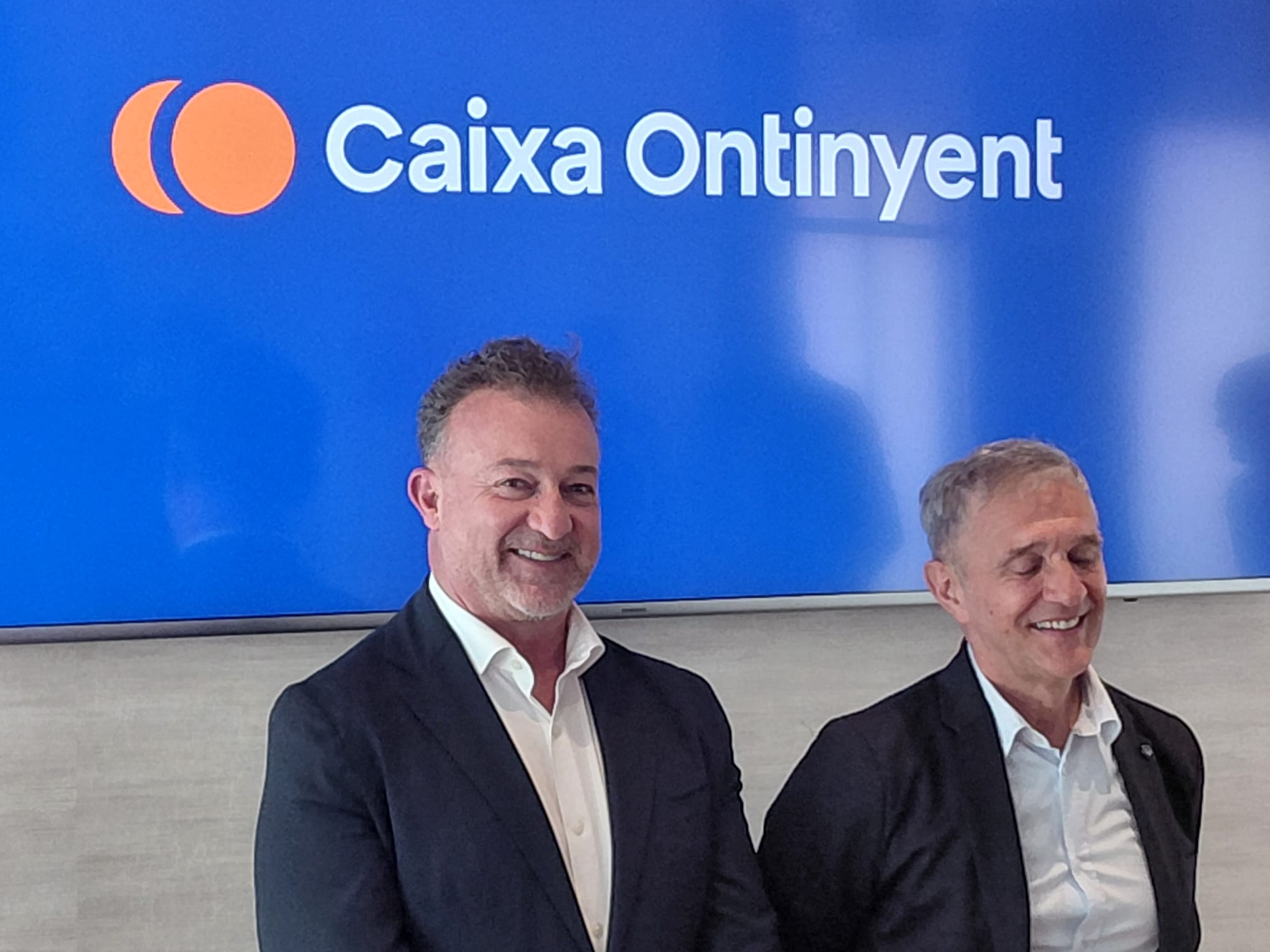 José Pla, presidente de Caixa Ontinyent, y José Francisco Sanfélix, director general de la entidad