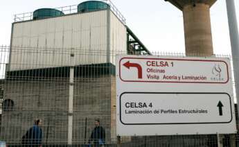 Exterior de la fábrica Celsa de Castellbisbal (Barcelona). EFE