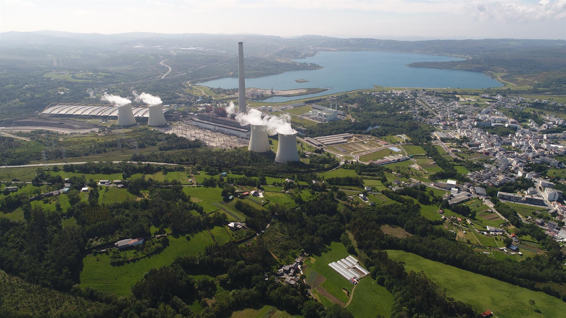 Endesa planea una planta de hidrógeno verde en As Pontes que se nutrirá de seis parques eólicos asociados.EFE