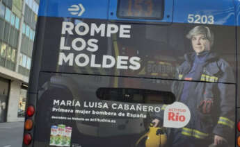 La campaña publicitaria de Leche Río en uno de los autobuses de Madrid