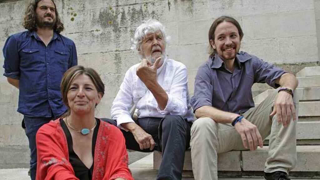Yolanda Díaz junto a Xosé Manuel Beiras, Pablo Iglesias y Antón Sánchez