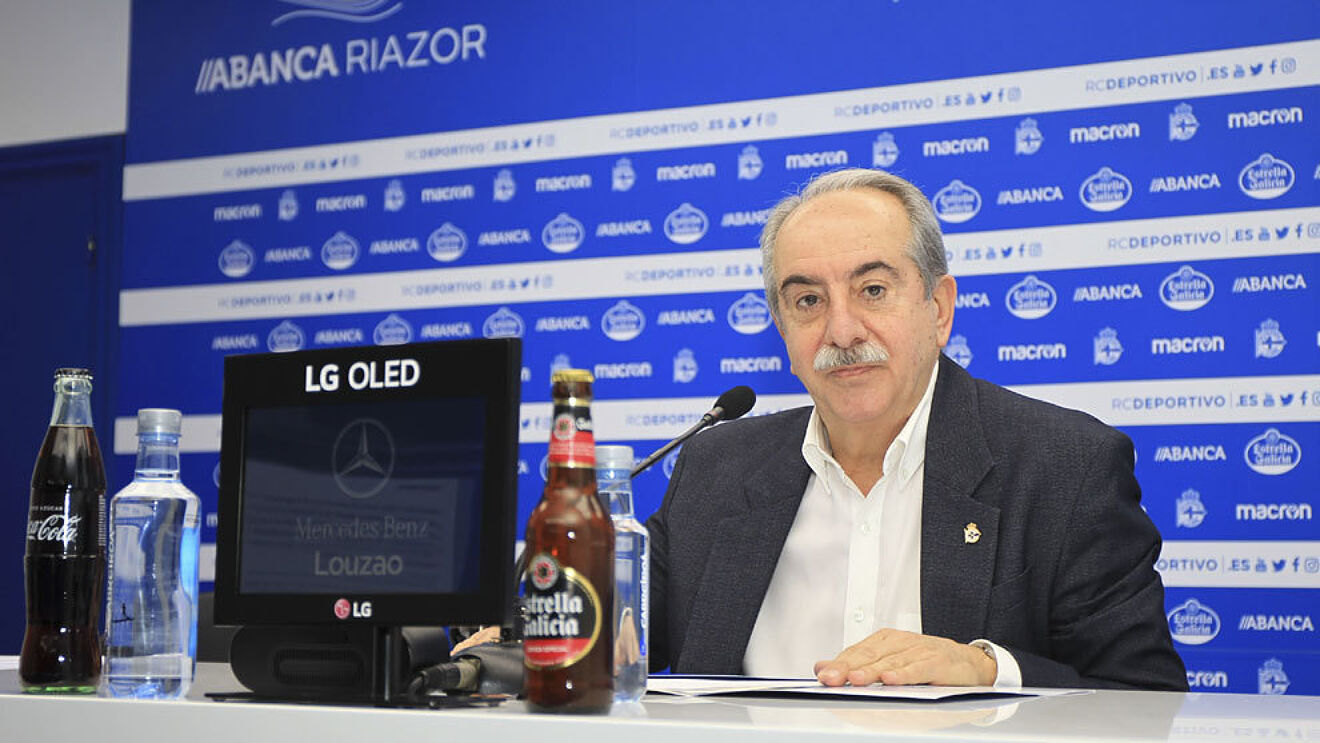 Antonio Couceiro en una rueda de prensa como presidente del Deportivo