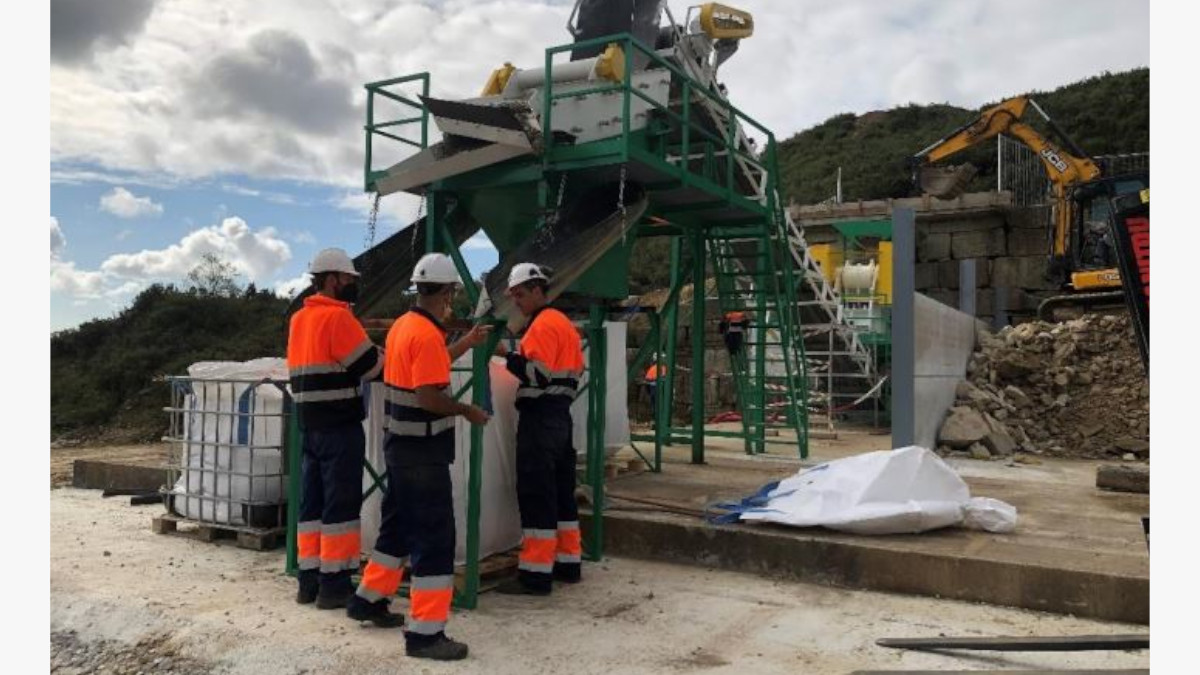 Imagen de la planta piloto de Pivotal Metals en Varilongo (Santa Comba)