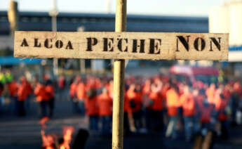 Una de las protestas de los trabajadores de Alcoa en San Cibrao / Cabalar /EFE