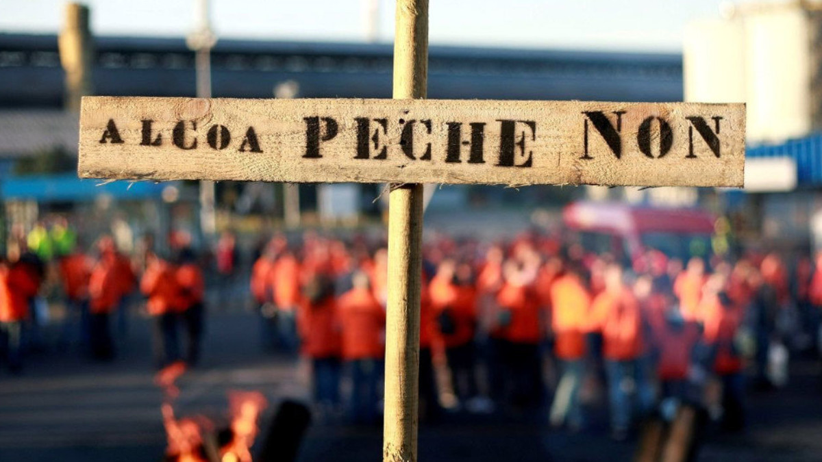 Una de las protestas de los trabajadores de Alcoa en San Cibrao / Cabalar /EFE