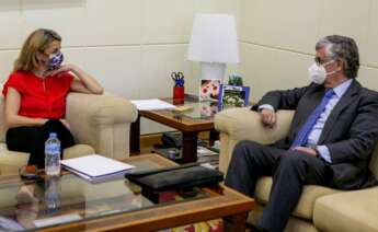 Yolanda Díaz, ministra de Trabajo, y Juan Manuel Vieites, presidente de la Confederación de Empresarios de Galicia