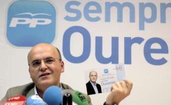Rueda de prensa en la que Manuel Baltar anunció, en 2009, la intención de presentar al congreso a la presidencia del PP ourensano. EFE/Pablo Araújo