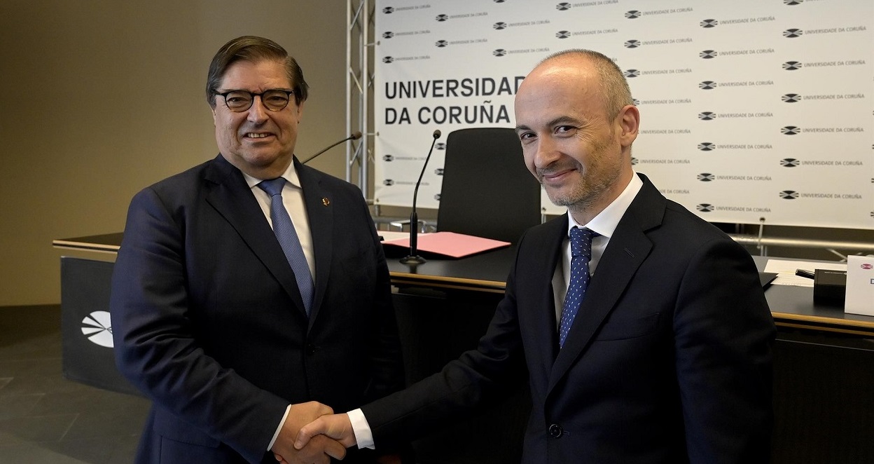 Julio Abalde, rector de la UDC, y Óscar García Maceiras, CEO de Inditex
