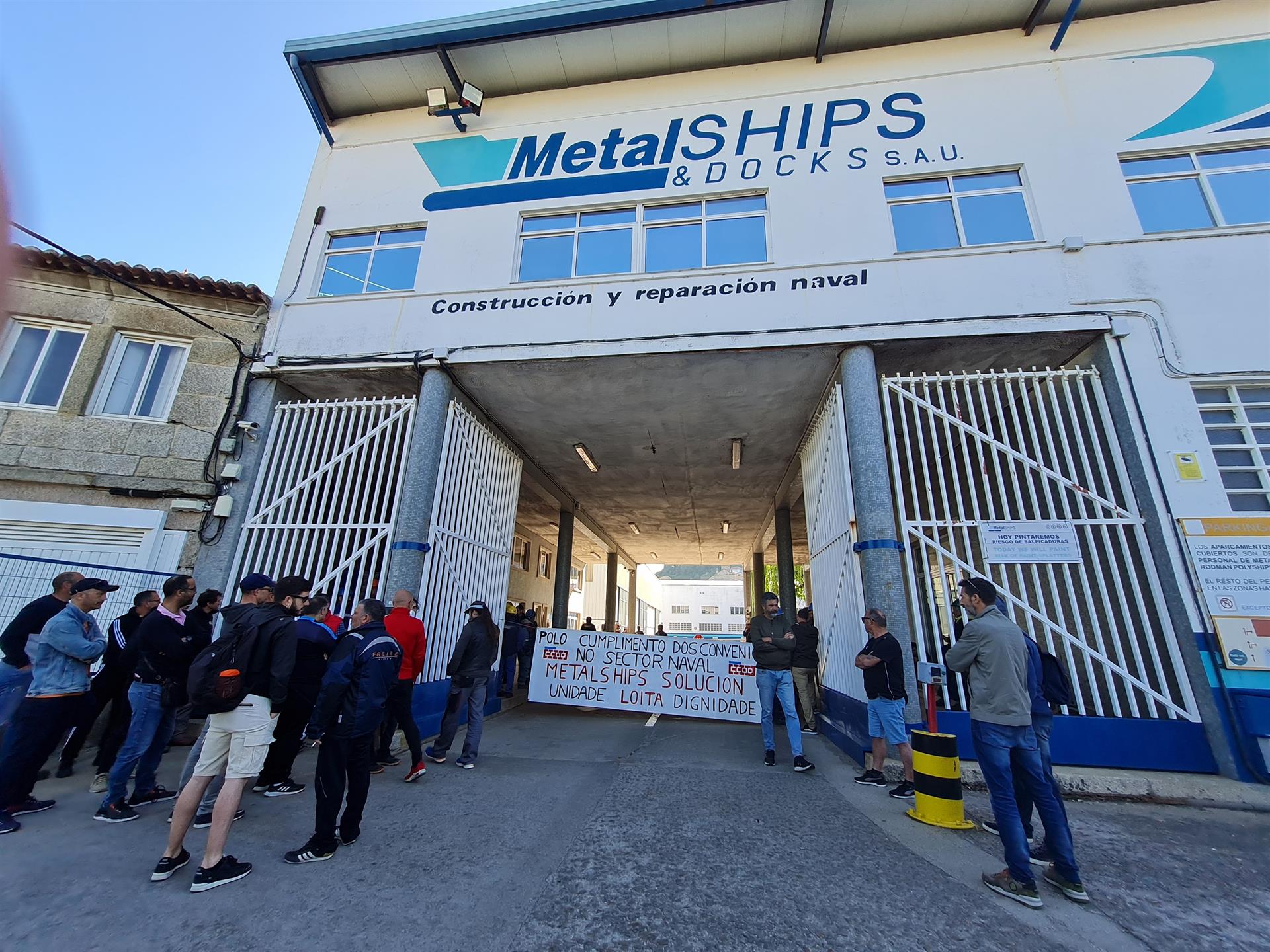 Concentración de trabajadores a las puertas del astillero Metalships en Vigo / Europa Press