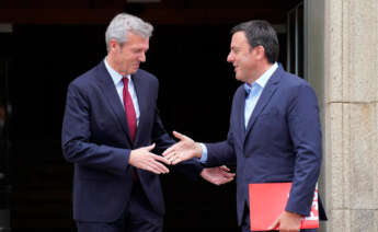 Rueda y González Formoso dándose la mano tras su encuentro