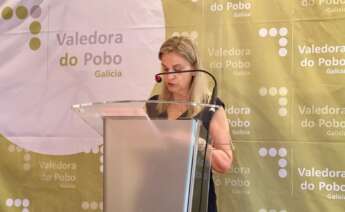 La valedora do Pobo, Dolores Fernández Galiño, en la presentación del informe de la defensoría gallega correspondiente a 2021