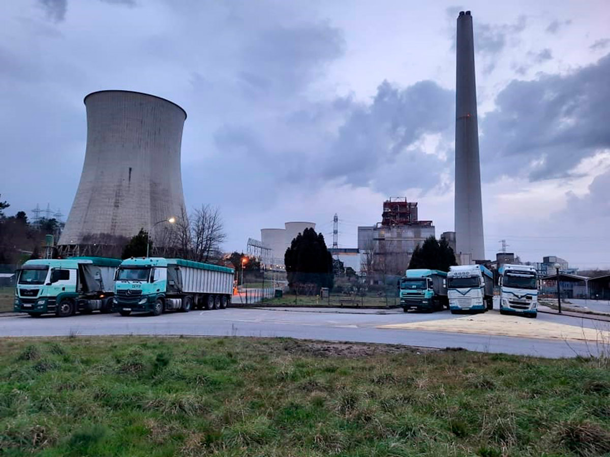Empiezan los trámites para declarar la chimenea de la central térmica de As Pontes Bien de Interés Cultural