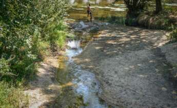 Vista del caudal del río Maquiás, que abastece al municipio de Ribadavia