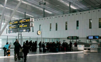 Vista interior del aeropuerto de Lavacolla