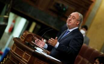 El diputado socialista, Guillermo Meijón, durante su intervención en un pleno. EFE/ Javier Lizón