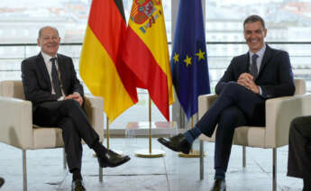 El presidente del Gobierno, Pedro Sánchez, y el canciller alemán Olaf Scholz durante la cumbre hispano-alemana en A Coruña