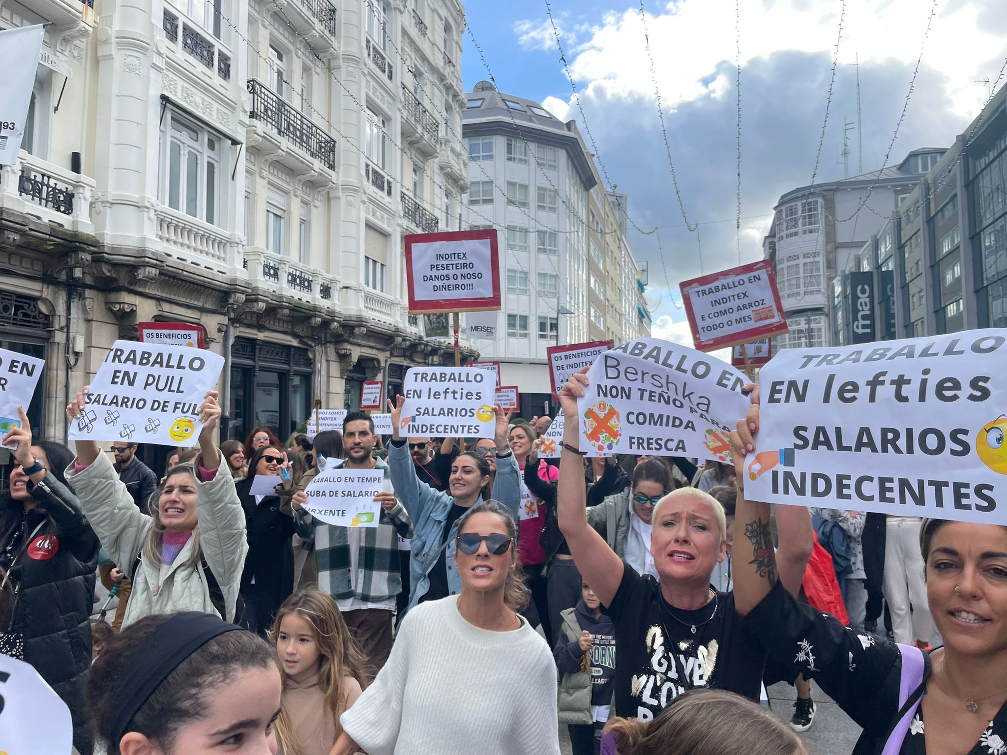 Manifestación de las trabajadoras de las tiendas de Inditex en A Coruña / CIG