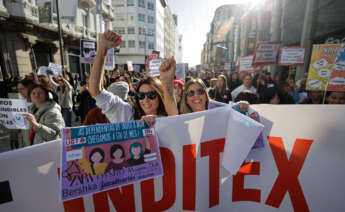 Imagen de archivo de una manifestación de las dependientas de las tiendas del grupo Inditex en A Coruña. EFE/Cabalar