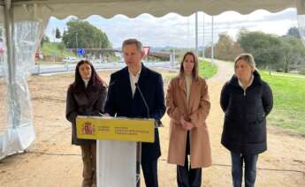 El delegado del Gobierno en Galicia, José Miñones, durante la inauguración de la glorieta de conexión de la N-6 con la calle Alfonso X