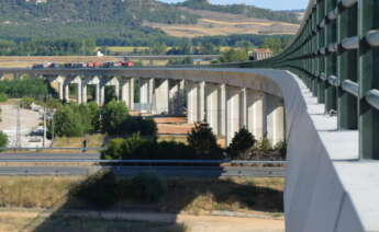 Imagen del viaducto del río Pisuerga del corredor norte-noroeste de alta velocidad que construyó Ferrovial / AR2V Ingeniería