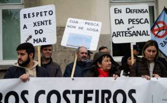 Cientos de personas se concentraron en A Coruña en protesta de los planes de ordenación para la eólica marina aprobados por el Gobierno