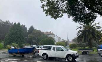 Bateeiros Protestan Frente A San Caetano Contra La Delimitación A La Recogida De Mejilla