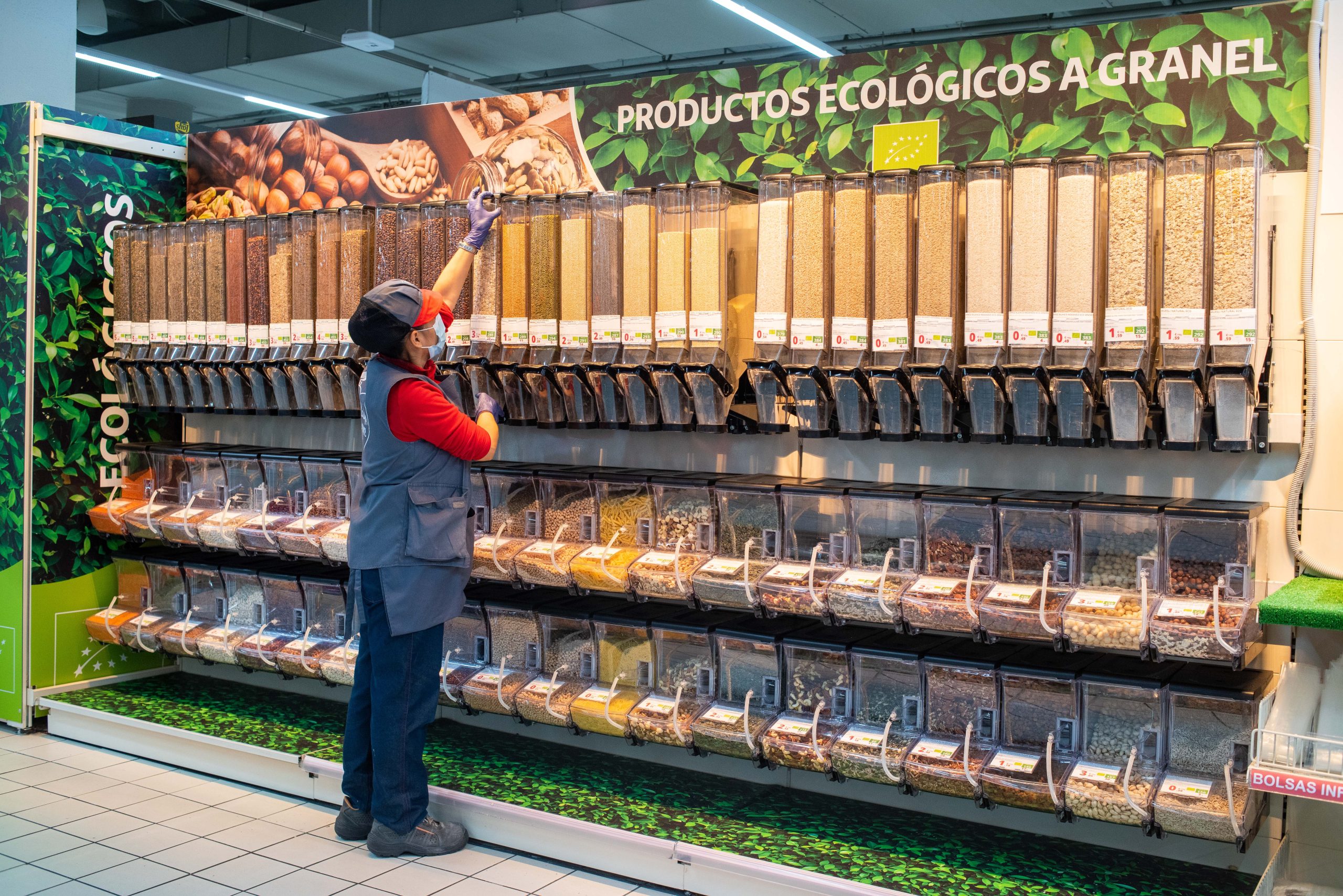 Establecimiento de Alcampo en el área de productos ecológicos a granel / Alcampo