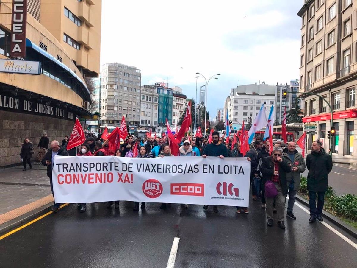 Manifestación convocada por CIG, UGT y CCOO por la negociación del convenio del transporte de viajeros por carretera en la provincia de A Coruña